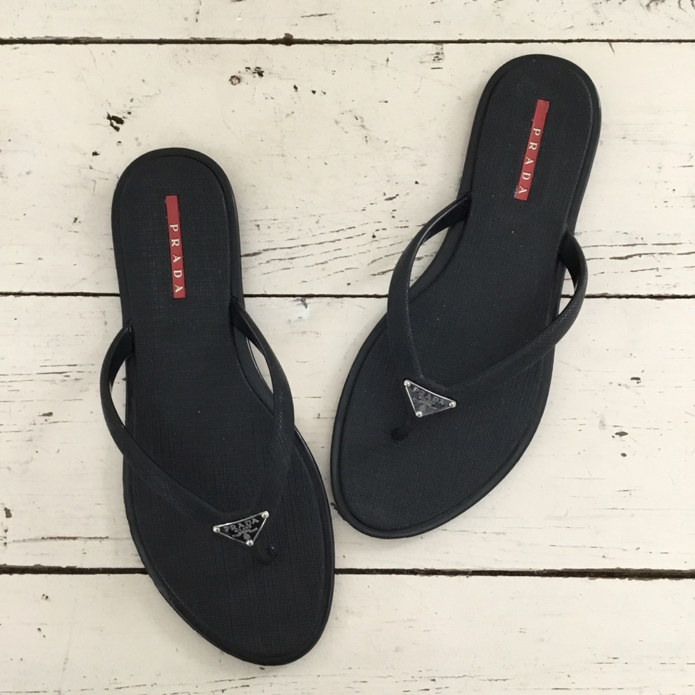 Pre-Owned Black Prada Flip Flops Size 38